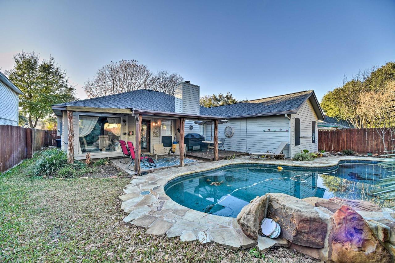 Peaceful San Antonio Oasis With Private Pool And Grill Villa Buitenkant foto